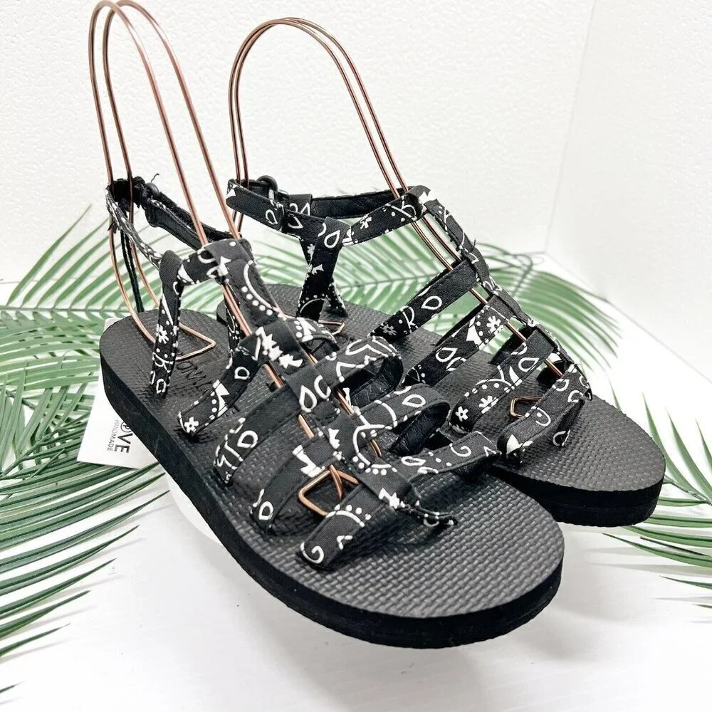 ARIZONA LOVE Trekky Flat Spartiate Strappy Sandals In Black Bandana Size 38 NWOB